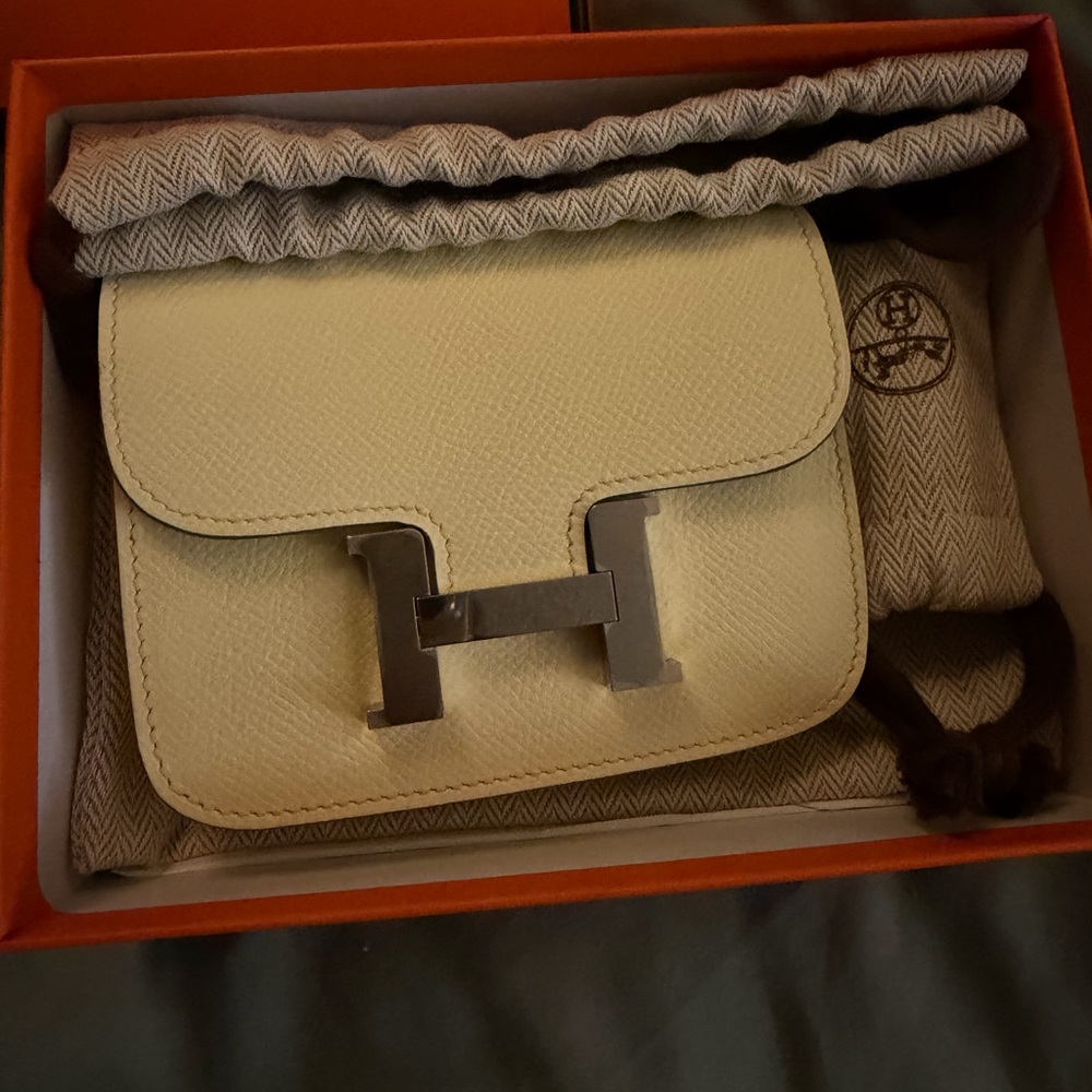 Hermes Constance wallet